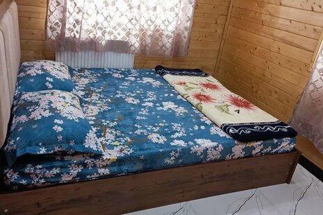 کلبه چوبی مبله تکخواب آوای نجیب در شیرگاه