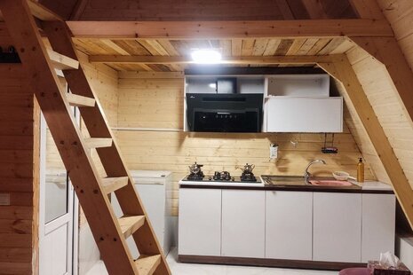 کلبه سوئیسی دوبلکس تک خواب ارغوان در لردگان