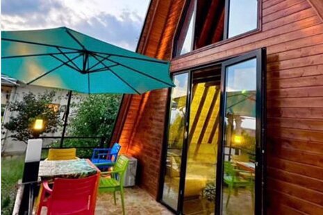 کلبه سوئیسی مبله دوبلکس جکوزی دار تک خواب در شیرگاه