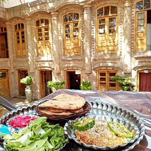 ویلا سنتی  مبله دوخواب خانه توکلی در مشهد