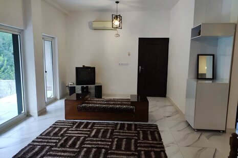 واحد در طبقه همکف ویلا فومن