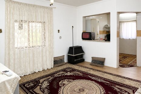 واحد مبله تکخواب طبقه همکف ویلا در علی آباد