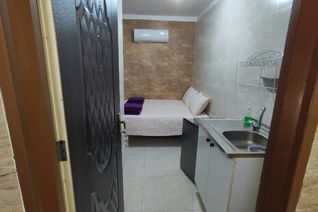 اتاق 203 دو تخت در مسافرخانه قم