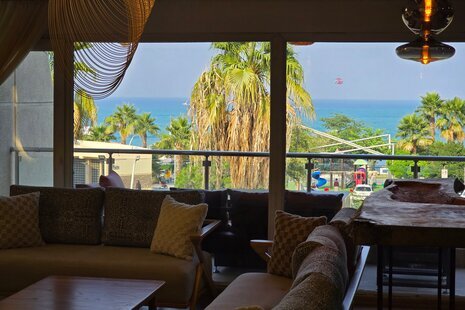 ویلا دوبلکس مبله سه خواب ساحلی تیفانی در کیش