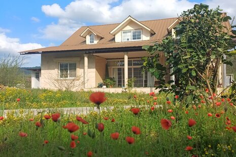 واحد تکخواب چهره در طبقه اول ویلای بابل