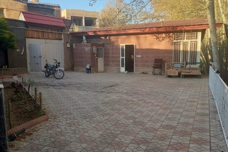 ویلا استخردار تکخواب در باغ بهادران