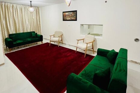 آپارتمان مبله دوخواب طبقه همکف در شیراز