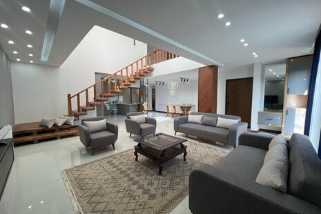 ویلا تریپلکس چهارخواب استخردار اقاقیا در محمودآباد