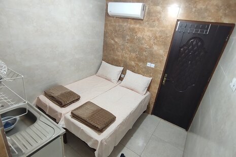 اتاق 401 دو تخت در مسافرخانه قم