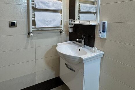 اتاق سه نفره اندرزگو در هتل مشهد