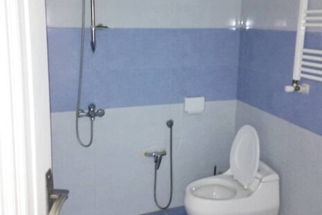 واحد دوخواب مبله طبقه همکف در بندرانزلی