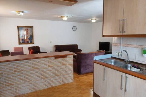 واحد مبله دوخواب در طبقه همکف ویلا در بندر انزلی