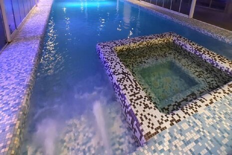 ویلا مبله دوبلکس سه خواب استخردار در رودهن