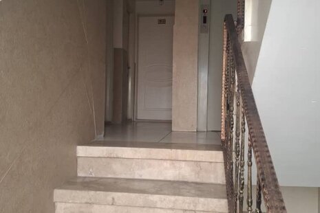 اتاق 102 سه تخت در مسافرخانه میدان خراسان