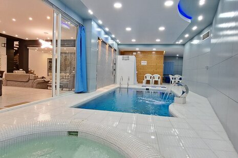 ویلا استخردار تریپلکس 4 خواب رضوان در نور