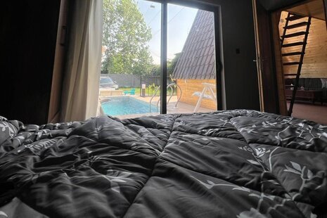 کلبه سوئیسی استخردار دوخواب در سرخرود