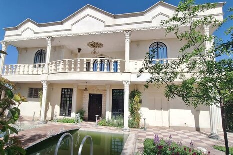 واحد مبله باغ عمارت نصف جهان طبقه همکف در اصفهان