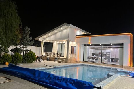 ویلا استخر آبگرم دوخواب ارغوان در چهارباغ