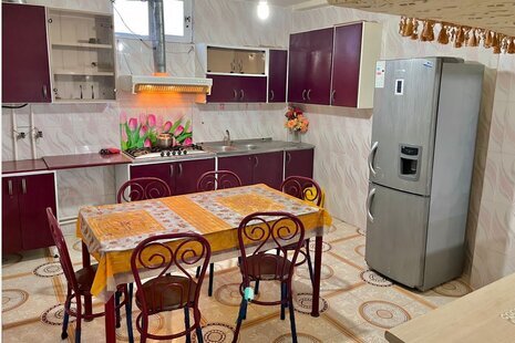 واحد درخشان در طبقه دوم در آستارا