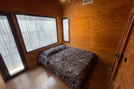 کلبه سوئیسی استخردار مبله دوخواب در چهارباغ