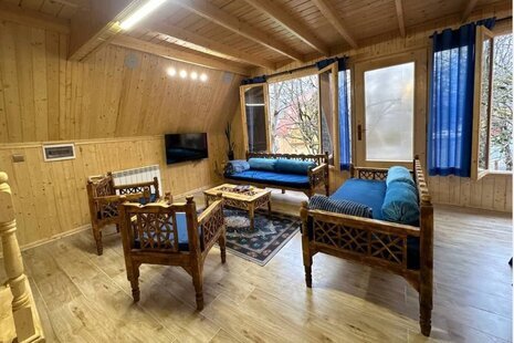 کلبه سوئیسی مبله دوخواب آبی در پل سفید