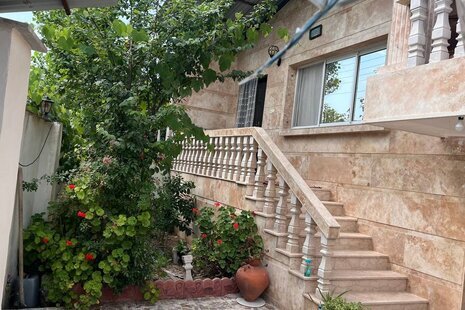 واحد مبله دوخواب در طبقه همکف ویلا خلیلی بابل