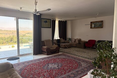 ویلا تک خواب در باغ بهادران