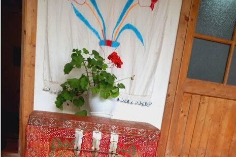 اتاق 50 متری سنتی در بومگردی لاهیجان