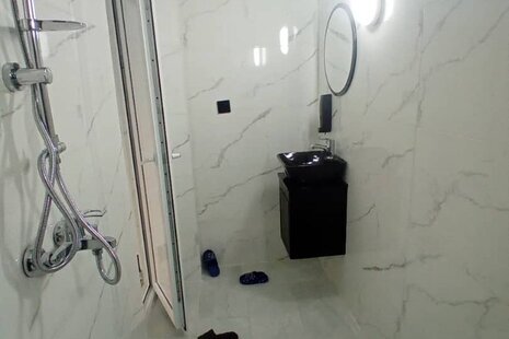 سوئیت طبقه همکف علی در گالیکش