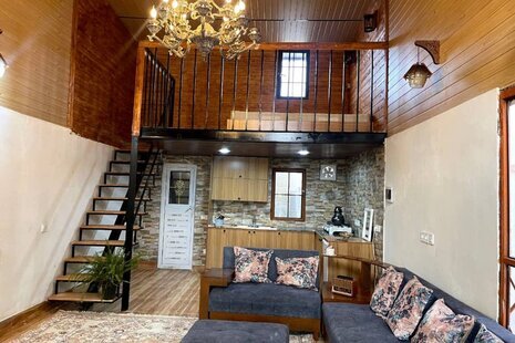 کلبه دوبلکس رنگی تک خواب در قائم شهر