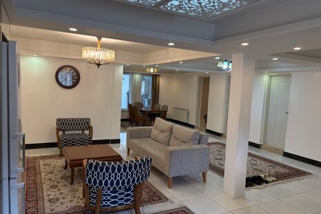 واحد استخردار دوخواب شازده در طبقه همکف ویلا بندرانزلی