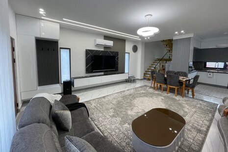 ویلا دوبلکس استخر دار سه خواب مدرن  نوساز در محمودآباد