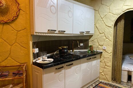 اتاق بامبو در اقامتگاه بومگردی بندر انزلی