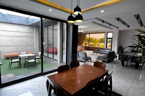 ویلا دوبلکس سه خواب فول استخر جکوزی دار در چهارباغ