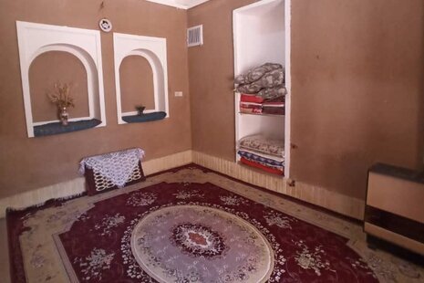 اتاق در اقامتگاه بومگردی در ورزنه