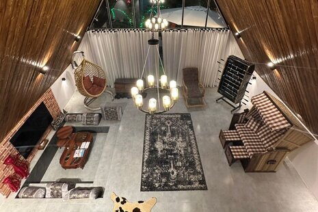 کلبه سوئیسی دوخواب زرین در نور