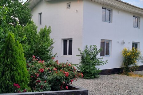 ویلا دوبلکس سه خواب عمارت گل رز در چهارباغ