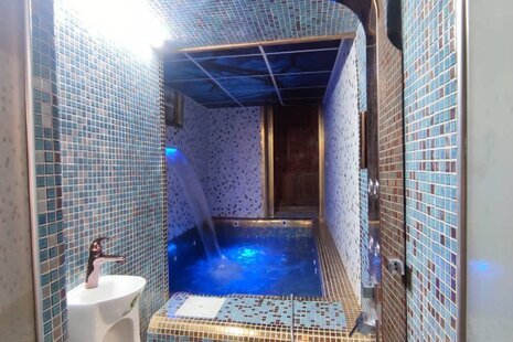 واحد دوبلکس تکخواب جکوزی دار در طبقه اول ویلای فشم