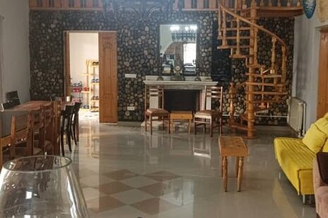 ویلا استخردار دوبلکس 8 خواب ساحلی دیپلمات در رامسر