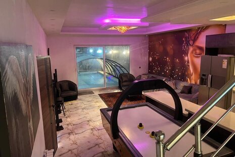 ویلا دوبلکس دوخواب استخردار صمدی در چهارباغ