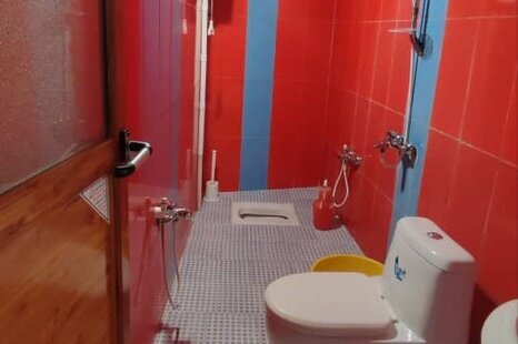 واحد دوخواب در طبقه اول ویلا اسالم