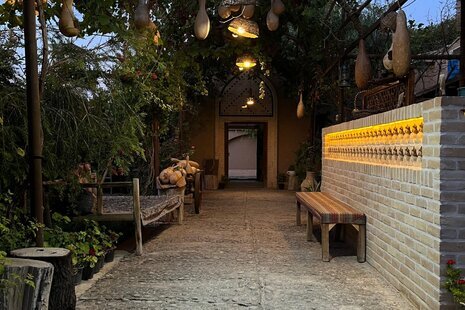 اتاق سه تخته (VIP) در اقامتگاه بومگردی مهریز