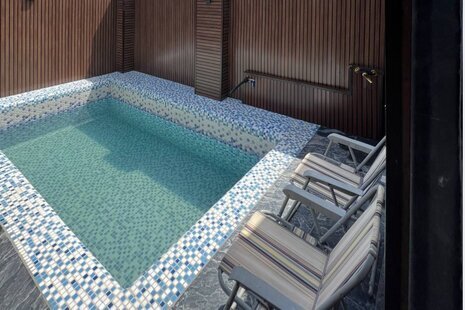 کلبه سوئیسی استخردار سه خواب جنگلی در چمستان