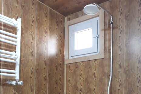 واحد دوخواب مبله گیلوا در طبقه اول ویلا شفت