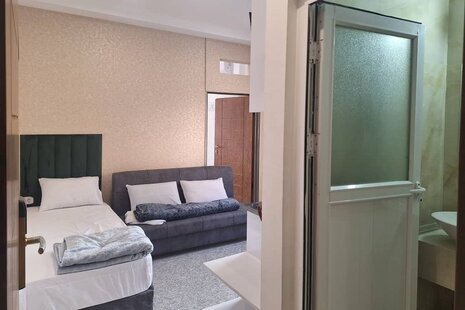 واحد تکخواب مبله 104 در هتل مشهد