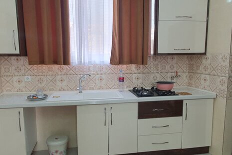 سوئیت گل زنبق 3 در گرمدره