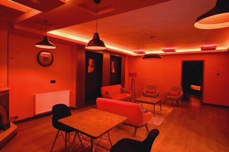 آپارتمان مبله دوخواب ایینه خانه در اصفهان