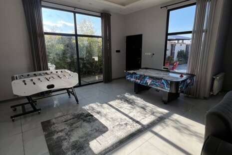 ویلا استخردار مبله دو خواب إما در کردان