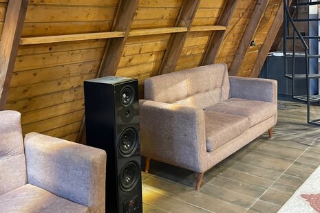 کلبه سوئیسی استخردار مبله دوخواب در چهارباغ