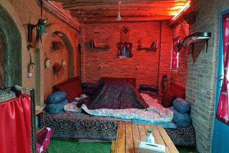 اتاق خاتون در اقامتگاه بومگردی داران